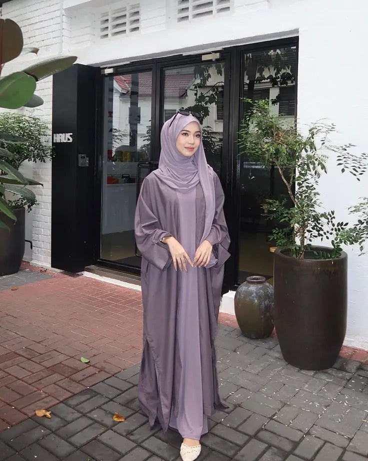 Mauve Closed Abaya With Flowing Silhouette