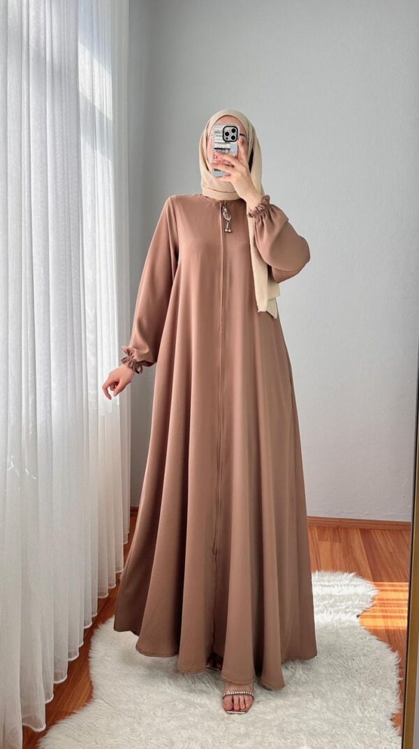 Front-Zip Coffee Brown Abaya – Elegant & Comfortable